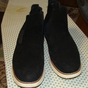 Black shoe boots